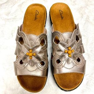 EUC Clark’s Sandals, gold/tan, size 10